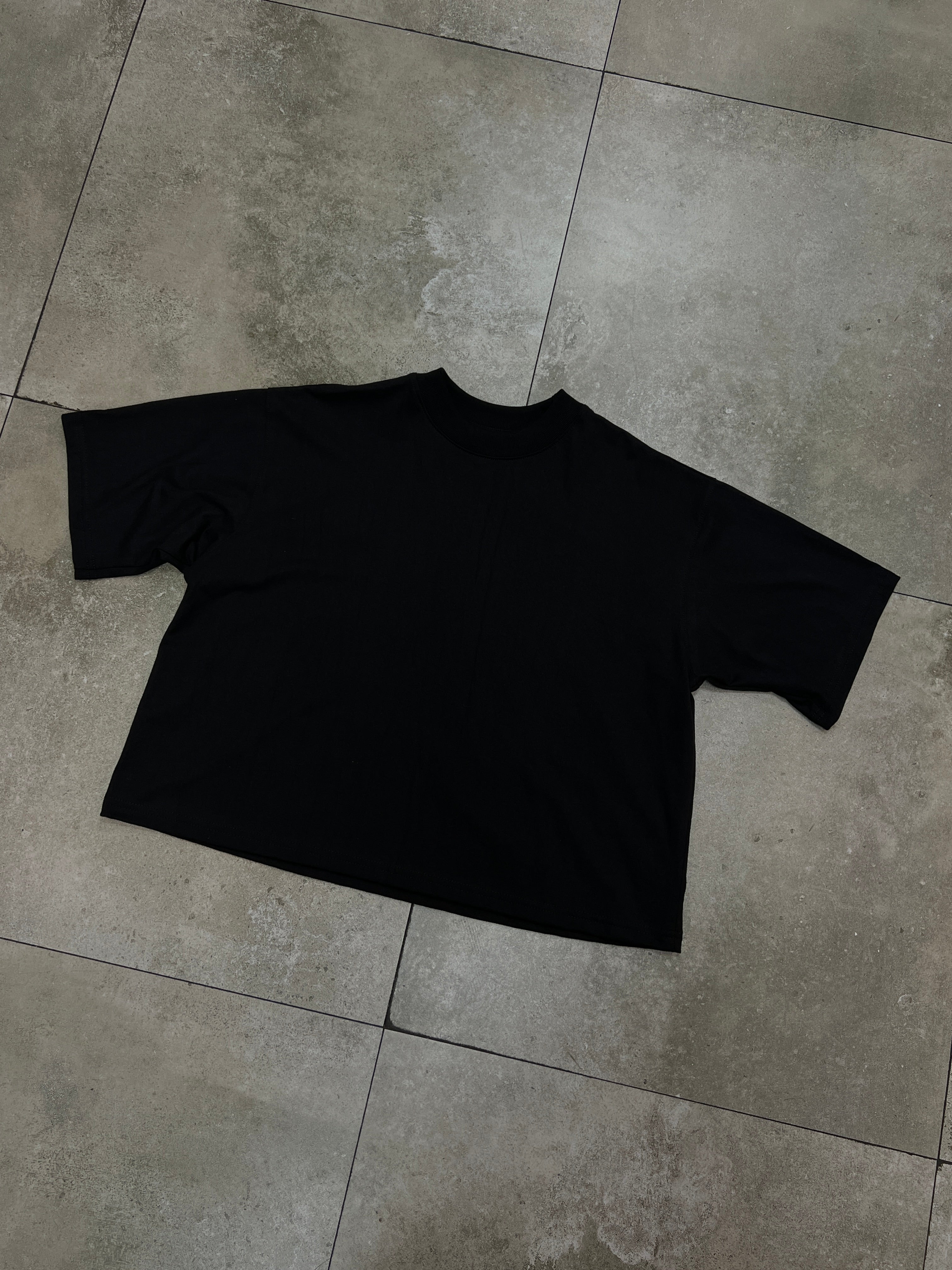 TYPE BLACK TEE