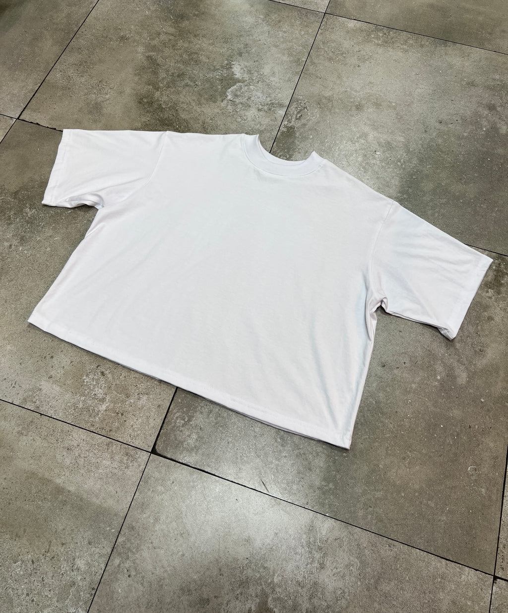 TYPE  WHITE TEE